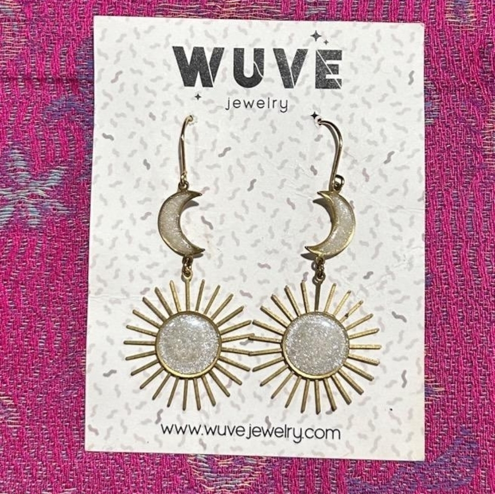 New Wuve Sun Moon Celestial Fairycore Whimsigoth Dangle Earrings - Picture 2 of 2